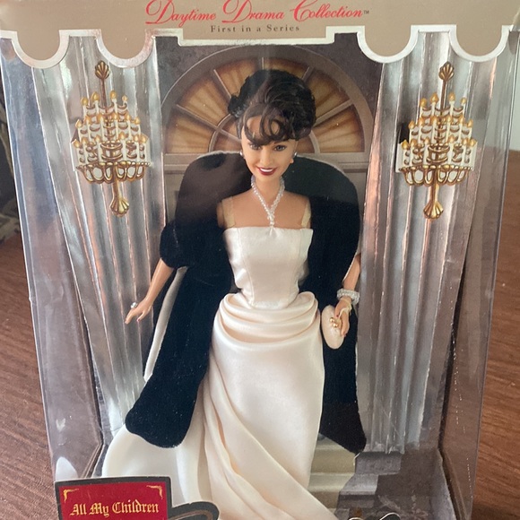 Erica Kane All My Children Barbie - Picture 5 of 7